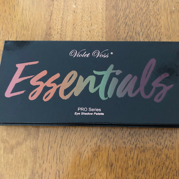 Violet Voss Essentials Eyeshadow Palette - Picture 2 of 4